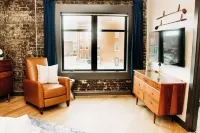 The Aaron is a charming 2-bedroom/ 2 bathroom apartment.