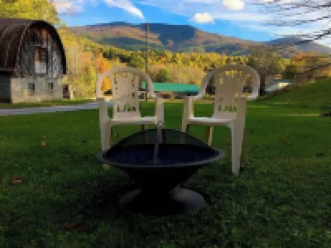 Konnarock Homestead w/ Mountain View, VA Creeper Trail/Appalachian Trail local
