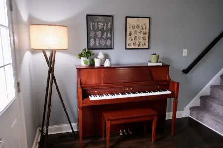 Luxury 4 BR Townhouse w/ Parking