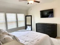 Luxury Modern Residential Home - 3 bed, 2 bath