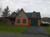 Moose Lodge - Rustic and Cozy Hotels near Walgreens