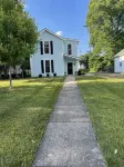 *NEW* Bourbon on Broadway- 3 King Bed- Downtown Bardstown