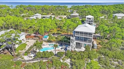Cape Breeze - 4 Bed/3 Bath Cape San Blas OASIS with Amazing Pool! Hotels near The Rockin M Ranch