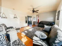 Downtown Two Bedroom Craftsman Home- 2 Minute Walk to the Plaza