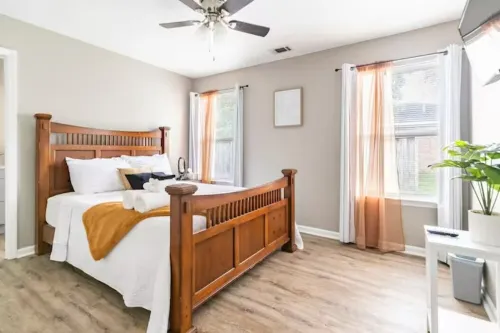 Charming Pooler Home 12mi from downtown Savannah