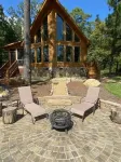DREHER DREAMS CABIN-LAKEFRONT- + FISHING, KAYAKS,PADDLEBOARDS,6 BEDS SLEEPS 8!