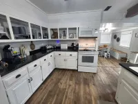 Pickwick Getaway in the Groves 7th NT Free!