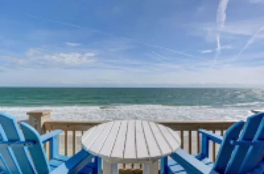 Paradise Found! Fabulous, Flexible, Beach Front Luxury! HotTub, Best Location!