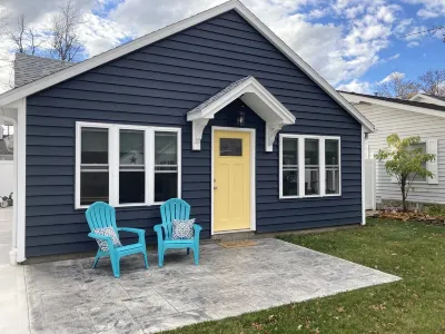 Lake Cottage with Private Community Beach