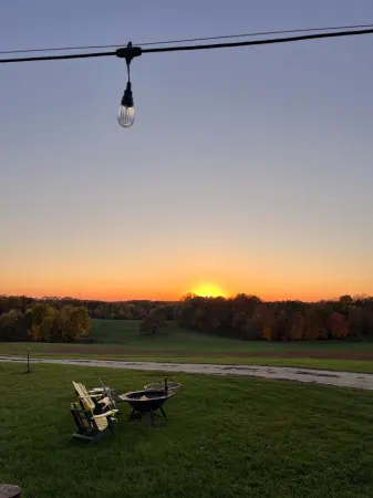 Secluded cabin on 75 acres 360 views cedar hot tub infrared sauna outdoor Shower