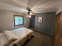 Luxurious remodel near historic downtown Hudson!