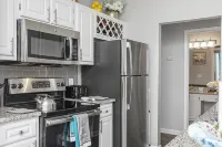 Sophisticated Comfort/ Hotel Inspired 2Bd 1ba