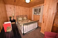 Twain Harte Vacation Rentals - Lake Member, Free WIFI, HD TV, Walk To Town/Lake Hotels in Twain Harte