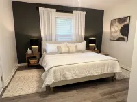 Cozy 2 Bed 2 Bath Retreat with Home Office. Near UT & DT Knoxville!