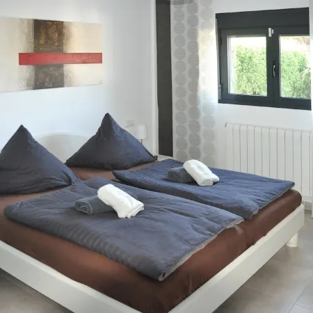 Modern bungalow with heated pool, 50m from the sea - whirlpool -