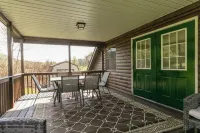 Creekside Cabin - Watkins Glen, Corning, Finger Lakes with Hot Tub