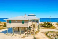 5 Bedroom Beach House Slps 12 - Private Beach - Shells - Fishing -Screened Porch