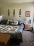 Cozy cottage nestled in Paradise Valley surrounded by mountain views!