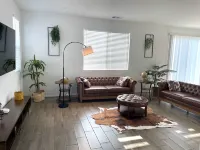 Modern Desert Gem, Boho Retreat, 2 Living Rooms, Sleeps 10