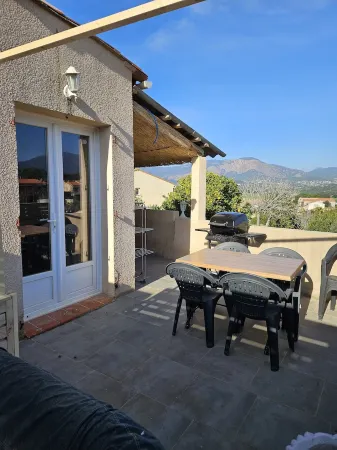 Location T2 Proche Toutes Commodites ET Dans UN Coin Tranquille VUE Campagne Отели в г. Аяччо