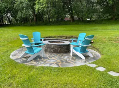 Historic charmer w/firepit surrounded by restaurants, shops and hiking trails