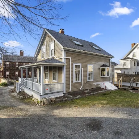 2Br Home Minutes to Downtown Rockport+Beach!