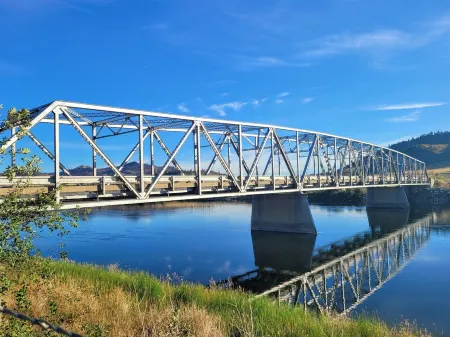 BRAND NEW HOME with the BEST VIEW OF THE MISSOURI RIVER