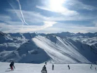 Central 6 Person 47m2 Apartment. Amazing South Facing Balcony. 150m To Ski Lifts - 3 星級