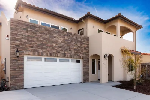 Modern 4Br / 4BA Beach Home • 360 View Rooftop Firepit • All King Beds - Garage