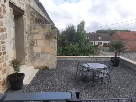 Grange Entièrement Rénovée Dans un Endroit Calme et Paisible à la Campagne