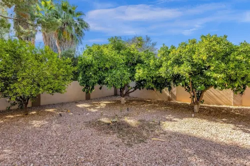 Pickleball, Pool, Hot tub, Firepit, Mini-putt, 5 BRs, Sleeps up to 15! Luxury