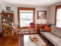 1920’s charm. In-town retreat. Great for fly fishermen!! Pet Friendly