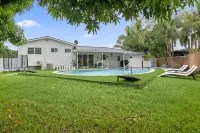 Family Retreat 5Br/Private Beach/Pool/Games & BBQ