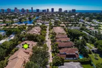 Walk to the Beach! Private Villa with Pool & Lanai – Perfect Naples Getaway