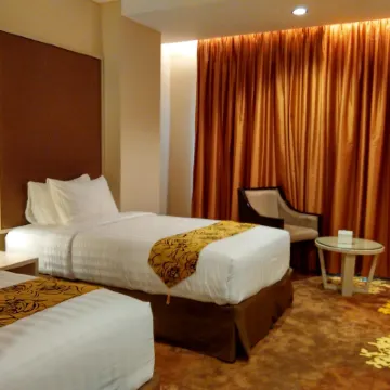 Grand Royal Denai Hotel Hotels near Jam Gadang Clock Tower