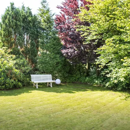 Lovely furnished holiday apartment in central, peaceful location near beach