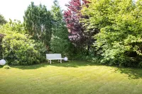 Lovely furnished holiday apartment in central, peaceful location near beach
