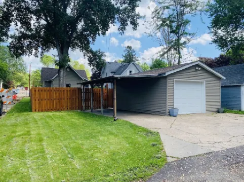 Cozy Lodge Theme Home in Beautiful Hudson, WI