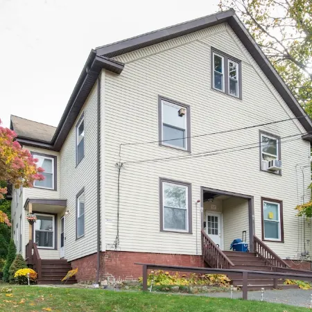 Cozy and beatifull 2br in New England . 5 min drive to the beach /sleeps 6