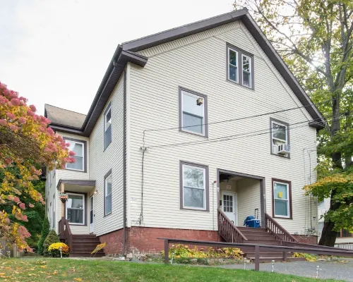 Cozy and beatifull 2br in New England . 5 min drive to the beach /sleeps 6 Hotels in Ipswich