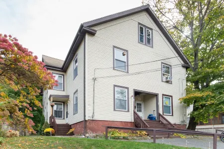 Cozy and beatifull 2br in New England . 5 min drive to the beach /sleeps 6