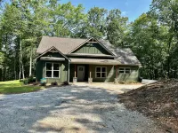 The Green Heron Cottage is close to Auburn, AL, Columbus, GA & Pine Mountain, GA
