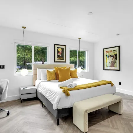 Luxury Modern Villa in heart of Brickell with Heated Pool & HotTub