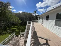 Unique 2 Suites, 3 Min Walk Beach, 5 Min to Downtown Hotels in Vilano Beach