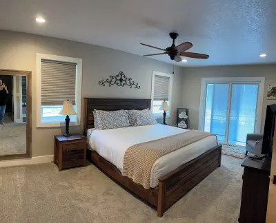 Mountain View Retreat on 10 Private Acres, Minutes from all things Bend!