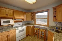 Cozy Mountain Bungalow Hotels in Angel Fire