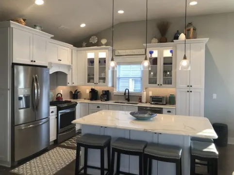 Linens included for Jan, Feb, March, April,  Nov Dec new  bookings-8 BR 4 Bath