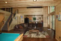 Paradise Shores & Fish Galore ~Your Own Private Beach & Dock!