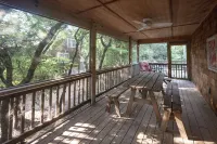 Wonderful House Short Walk to Ocean,Community Pool, Celebrate the Simple Life!