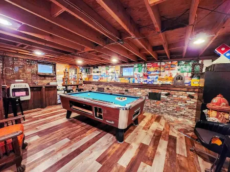 Secluded Pocono lodge, perfect for a weekend getaway with friends or family